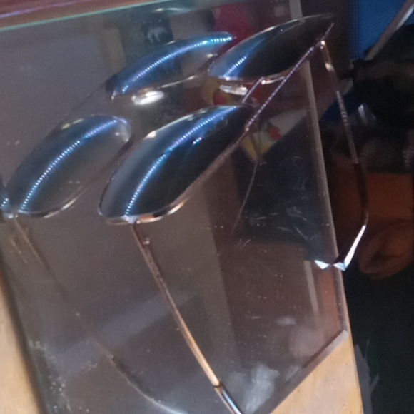 Givinchi sunglasses - Picture 2 of 2